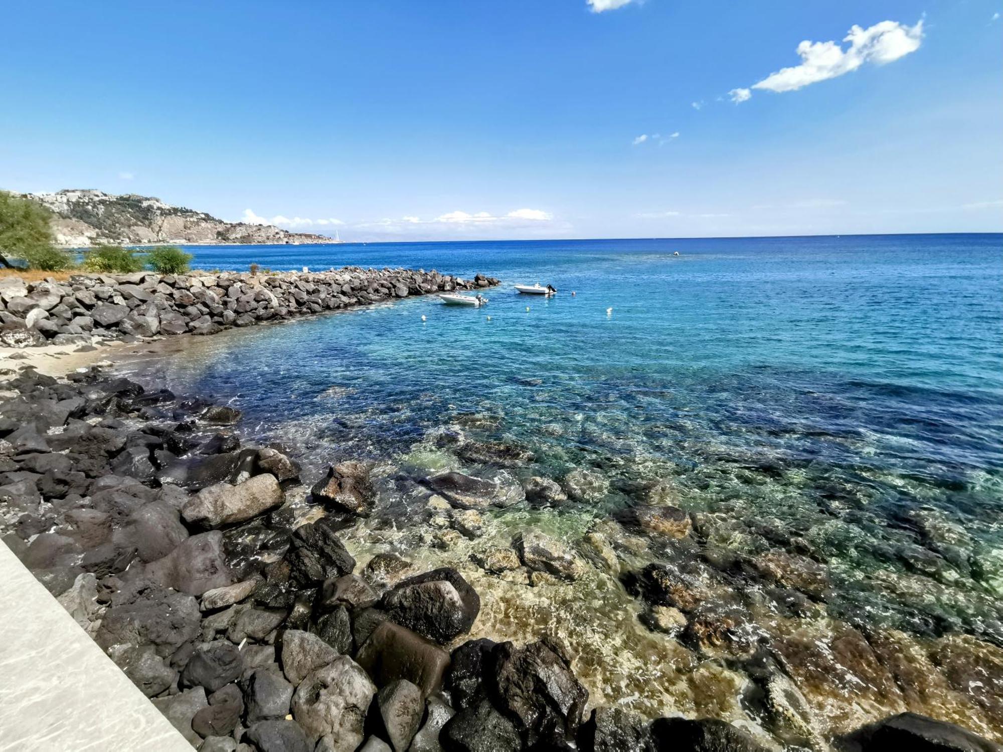 Super Panorama & Astonishing Apartment Seaview Giardini Naxos Dış mekan fotoğraf