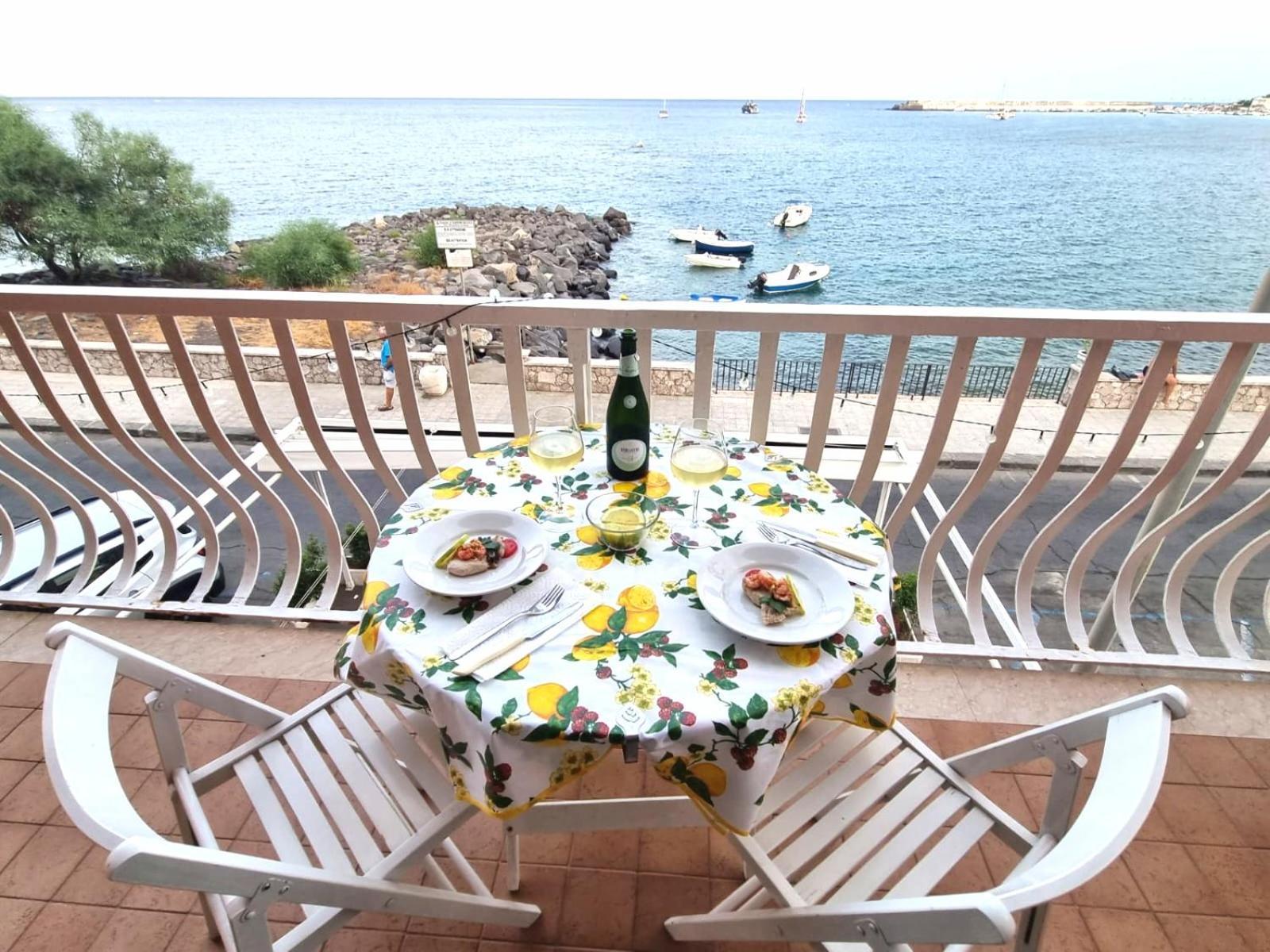 Super Panorama & Astonishing Apartment Seaview Giardini Naxos Dış mekan fotoğraf