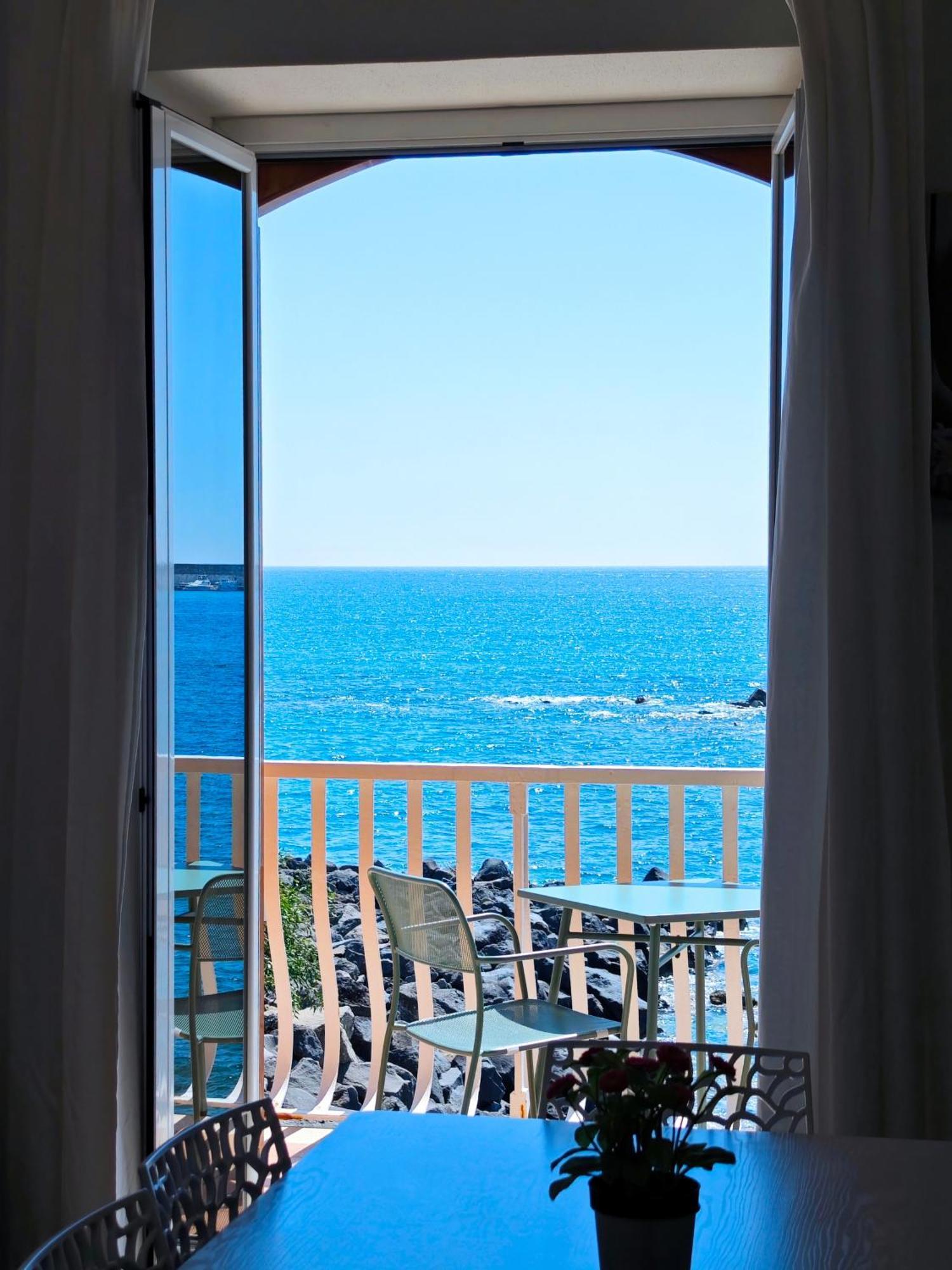 Super Panorama & Astonishing Apartment Seaview Giardini Naxos Dış mekan fotoğraf
