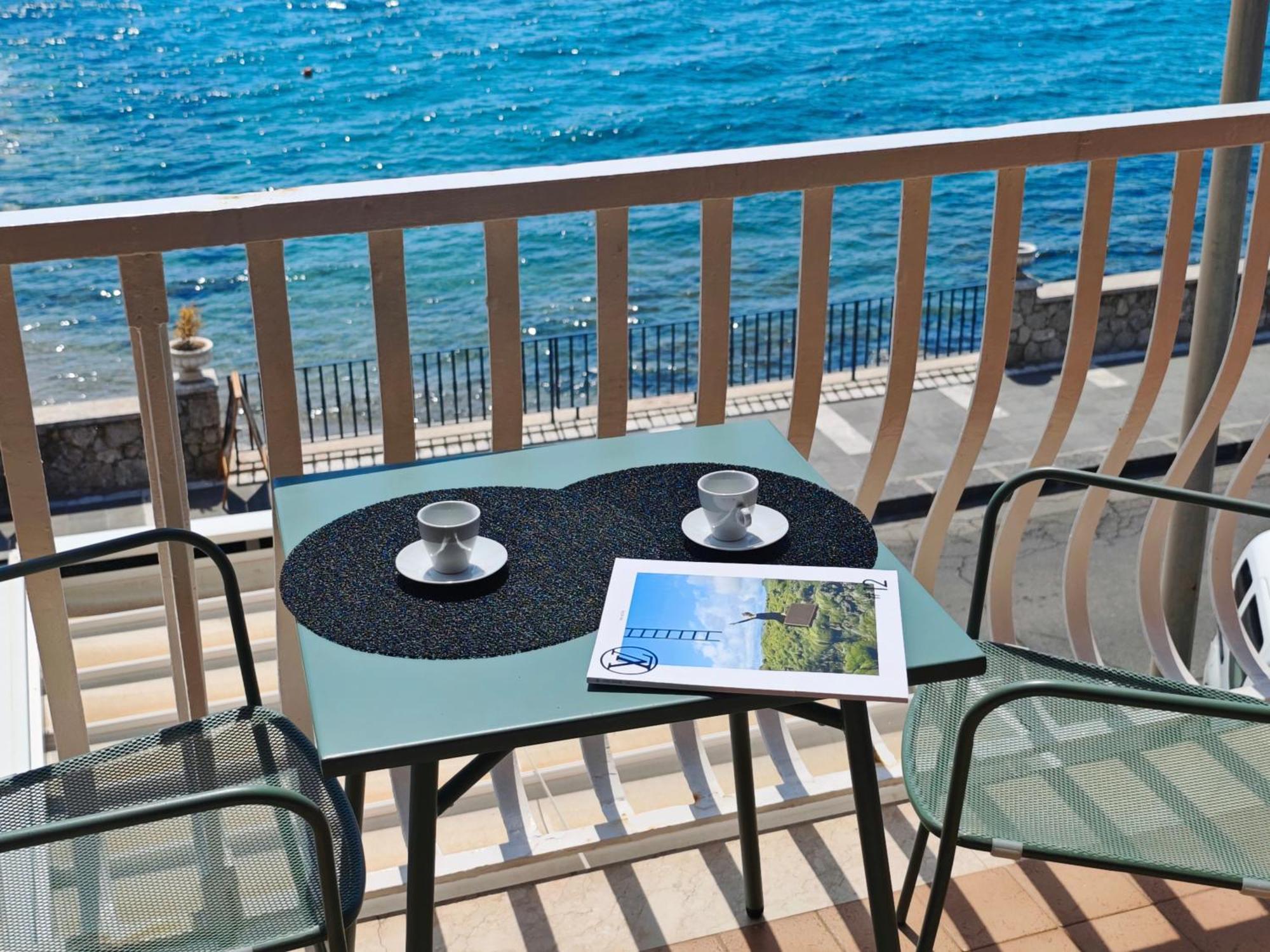 Super Panorama & Astonishing Apartment Seaview Giardini Naxos Dış mekan fotoğraf