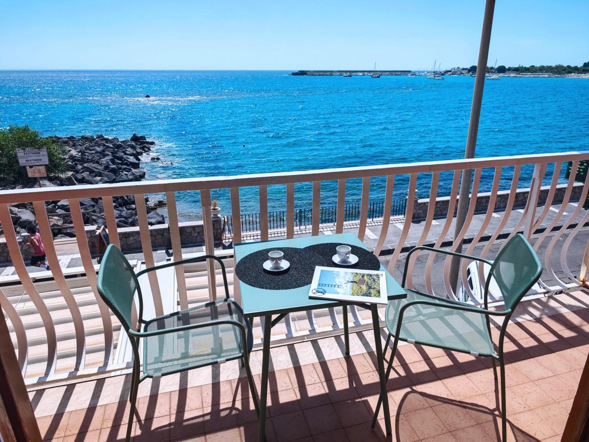 Super Panorama & Astonishing Apartment Seaview Giardini Naxos Dış mekan fotoğraf