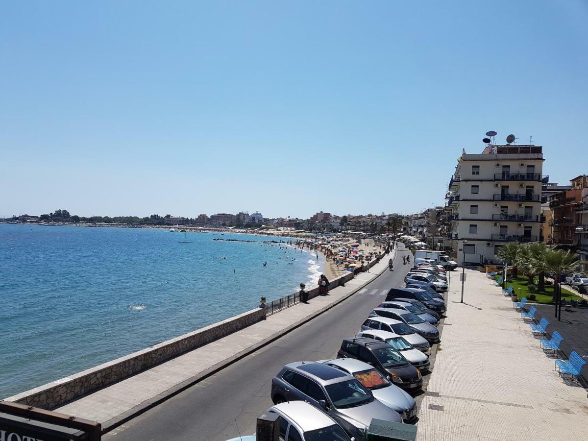 Super Panorama & Astonishing Apartment Seaview Giardini Naxos Dış mekan fotoğraf