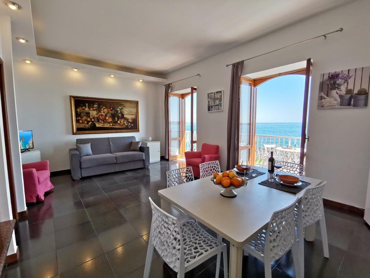 Super Panorama & Astonishing Apartment Seaview Giardini Naxos Dış mekan fotoğraf