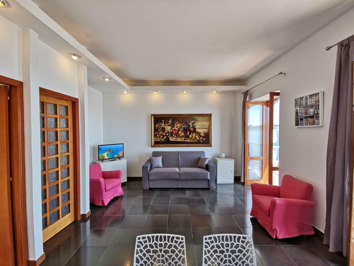 Super Panorama & Astonishing Apartment Seaview Giardini Naxos Dış mekan fotoğraf